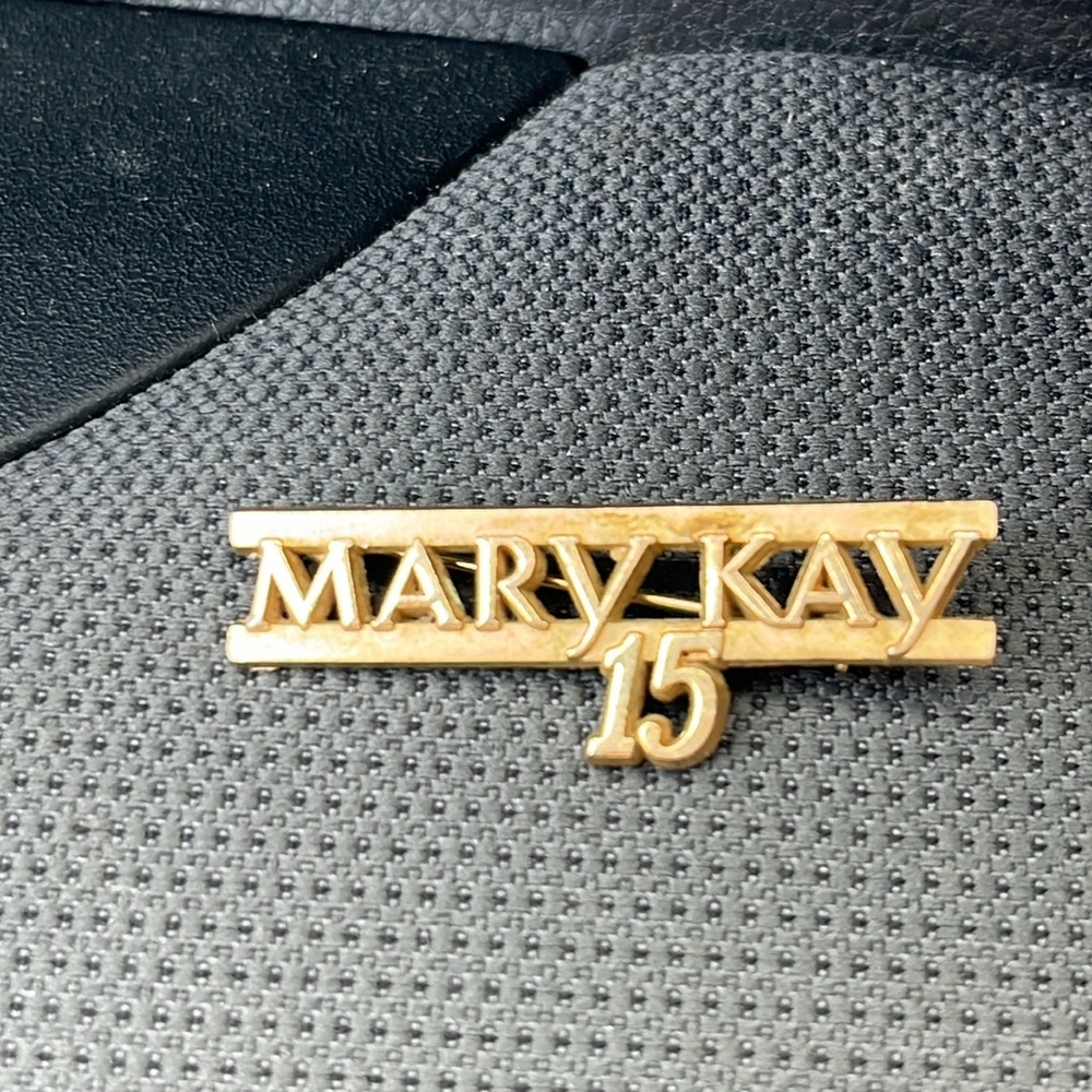 Vintage Mary Kay 15 Year Pin Brooch
